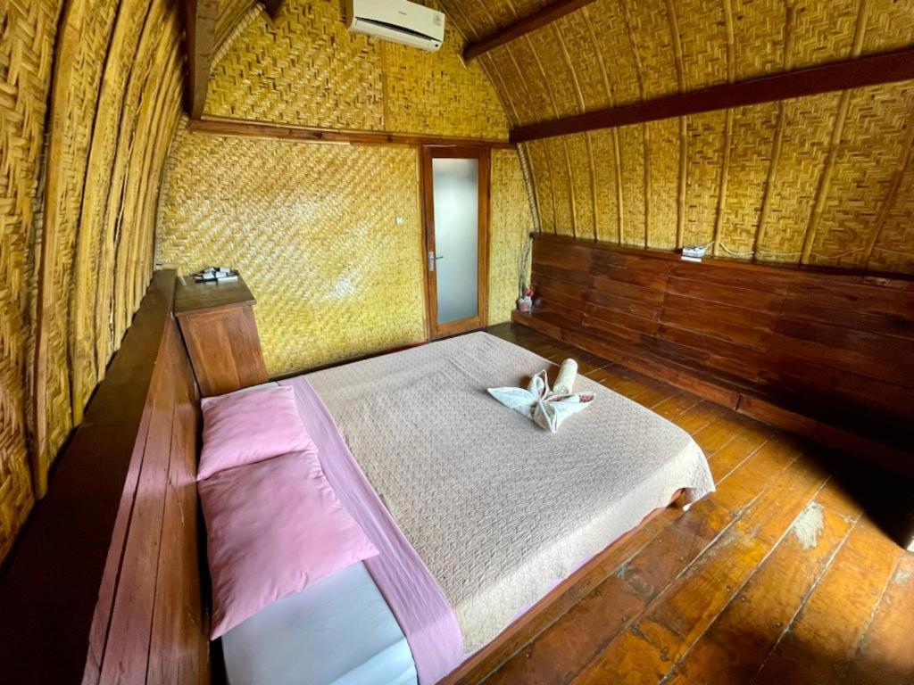 The Golden Ave Bungalow Gili Trawangan Exterior photo